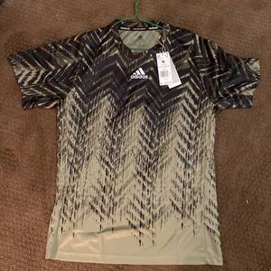 Adidas PRIMEBLUE Size Med NWT Retail is $60.00 green and black dry-fit tee shirt